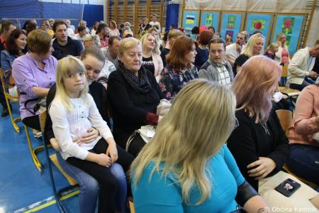 Otroci Osnovne šole Šmartno v Tuhinju z glasbo razpeli jadra (5)